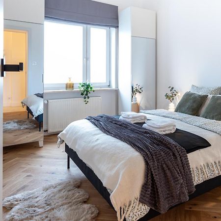 Superapart Andersa 25 Warsawa Bagian luar foto